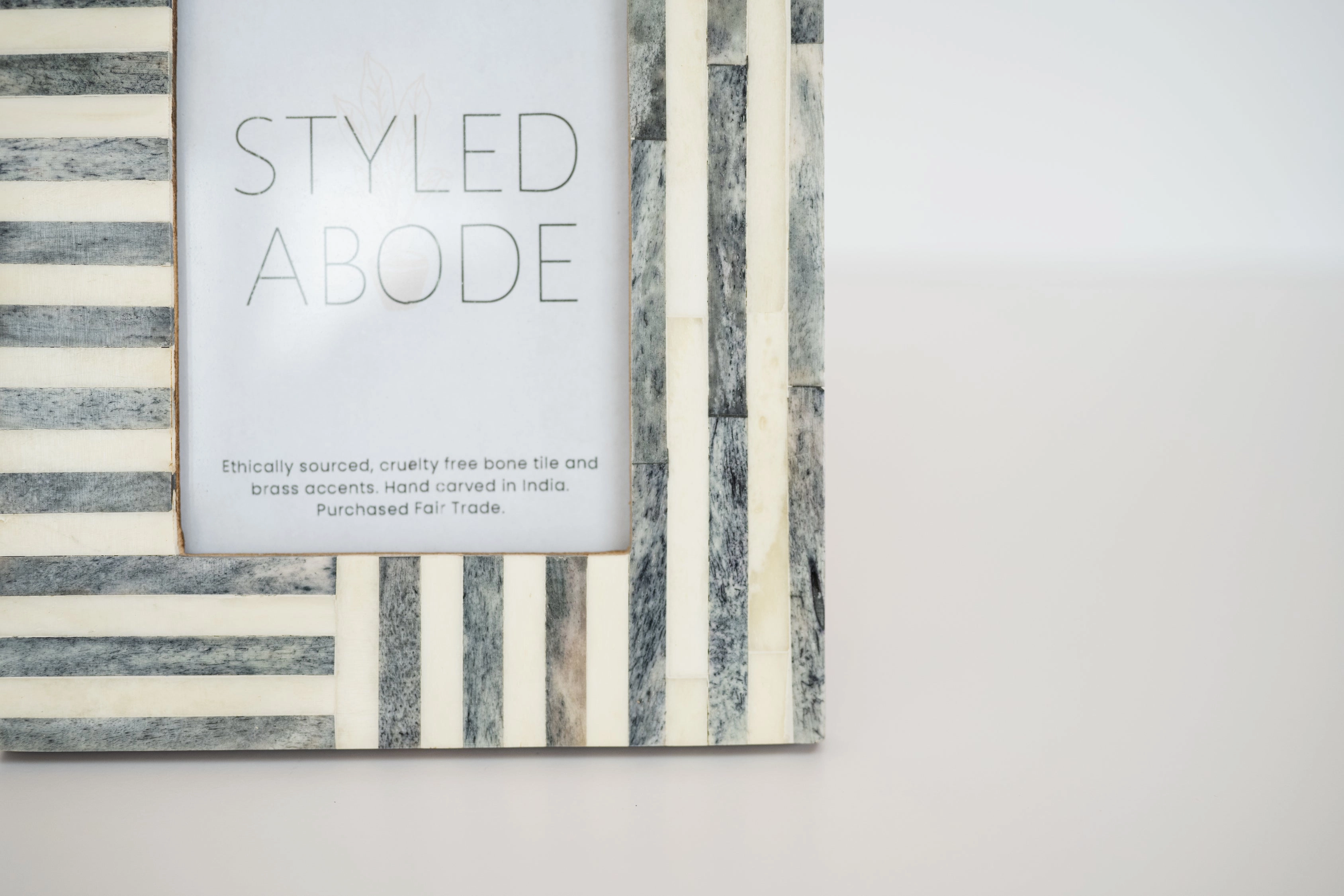 4x6 Grey & White Tiled Frame