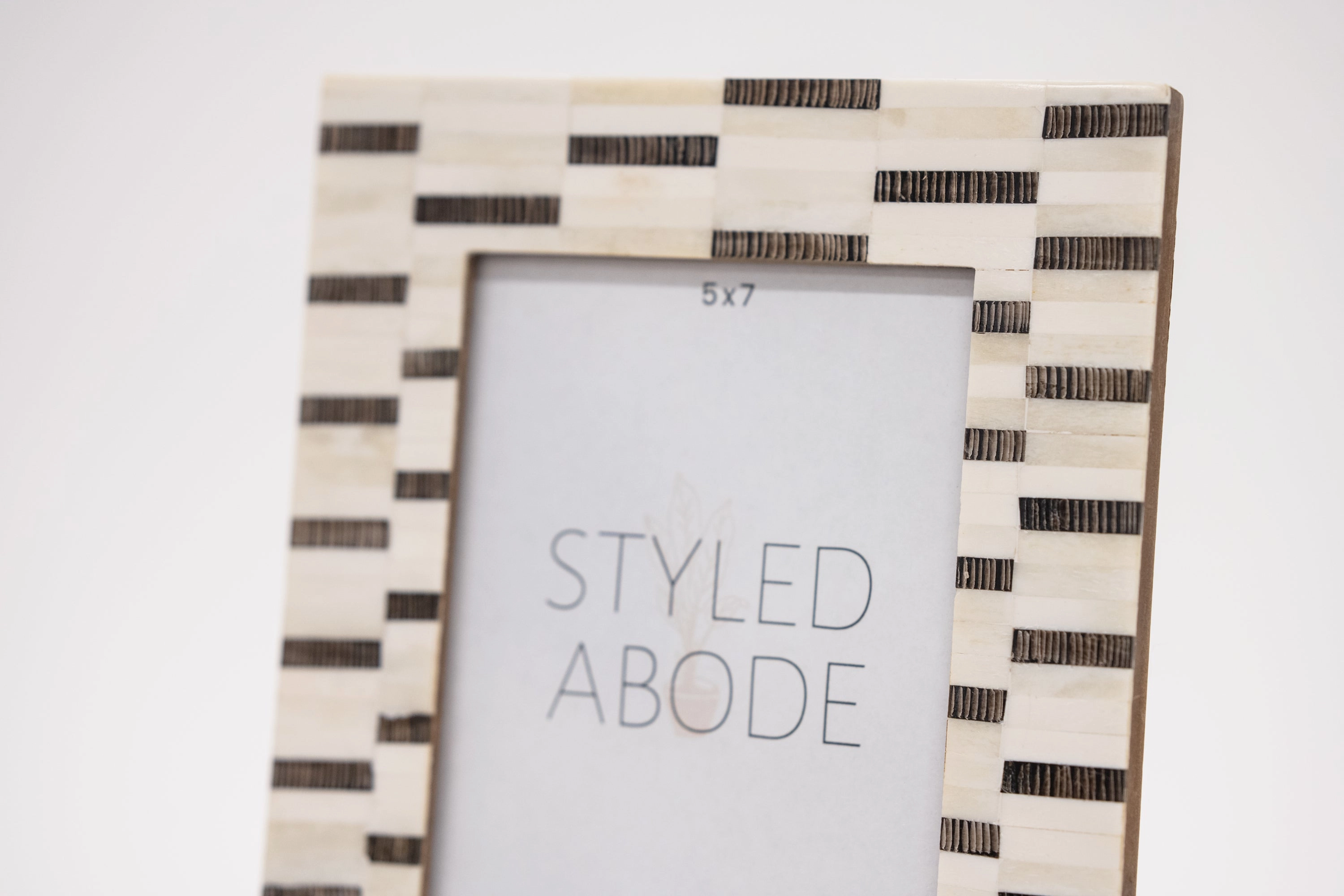 5x7 Horizontal B W Frame