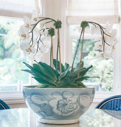 Blue And White Porcelain Twisted Flower Motif Silla Bowl