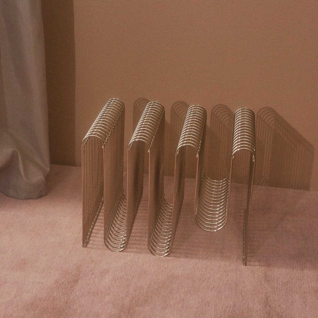Curva Magazine Holder