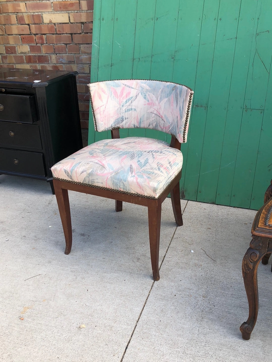 CURVED BACK UPHOLSTERED DECO VANITY CHAIR