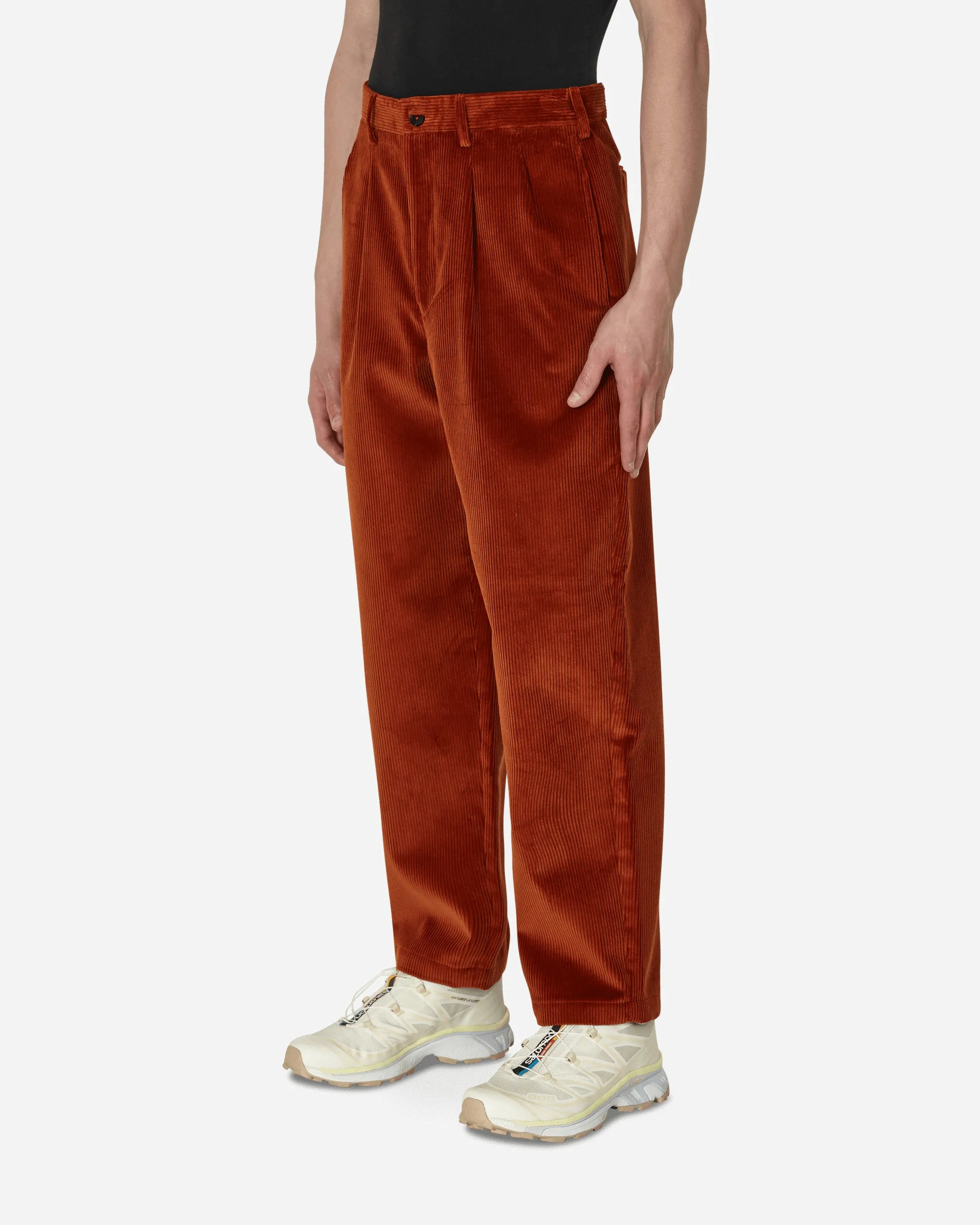 Doppelt gefaltete Cordhose Braun
