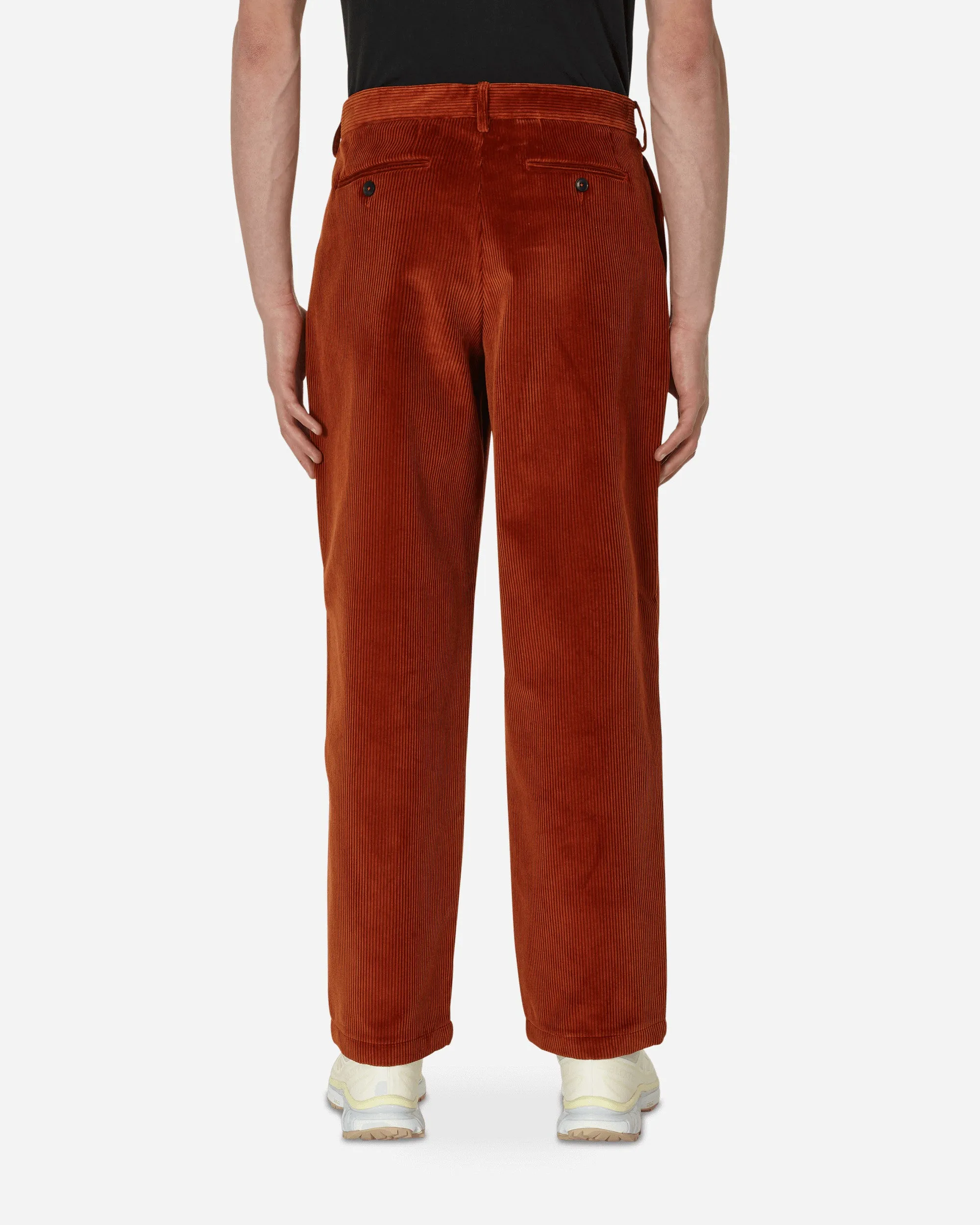 Doppelt gefaltete Cordhose Braun