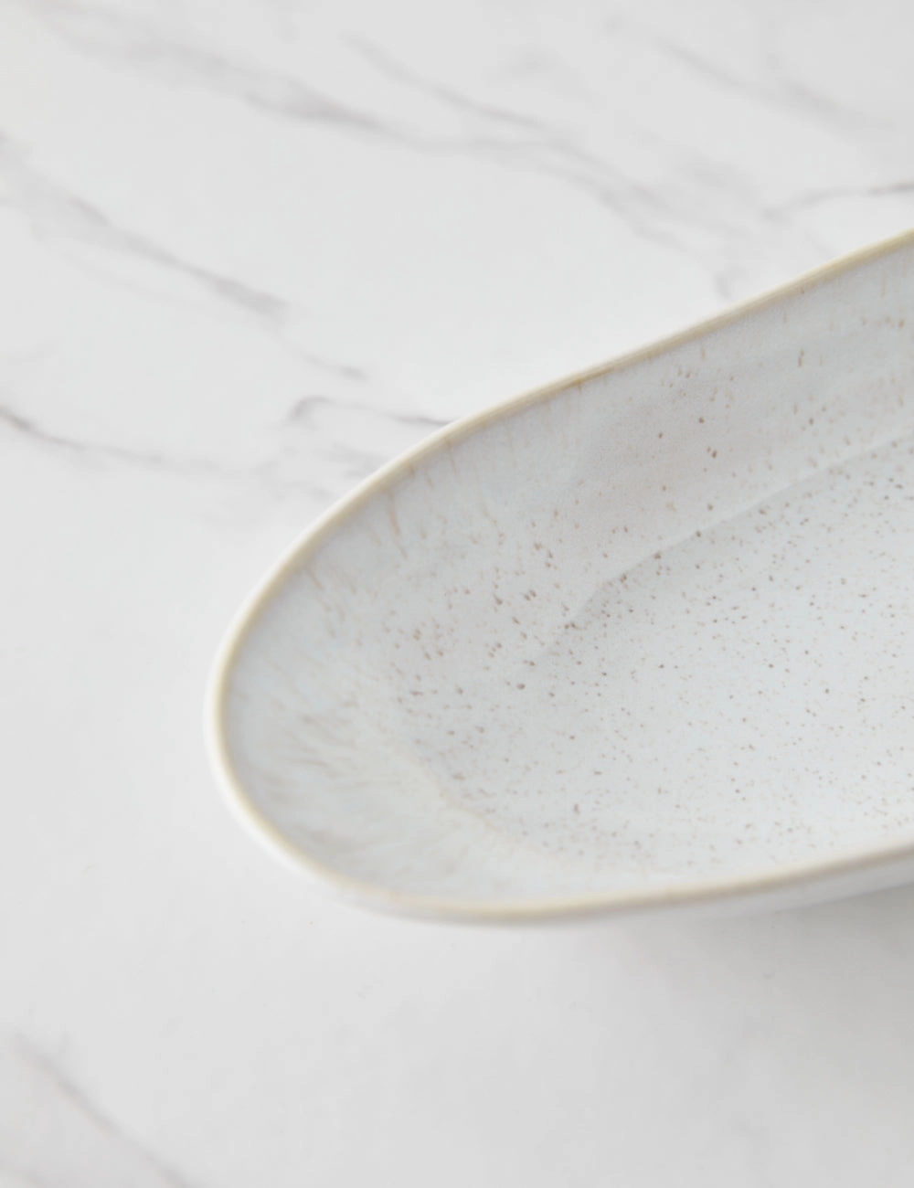 Eivissa Oval Serving Platte by Casafina