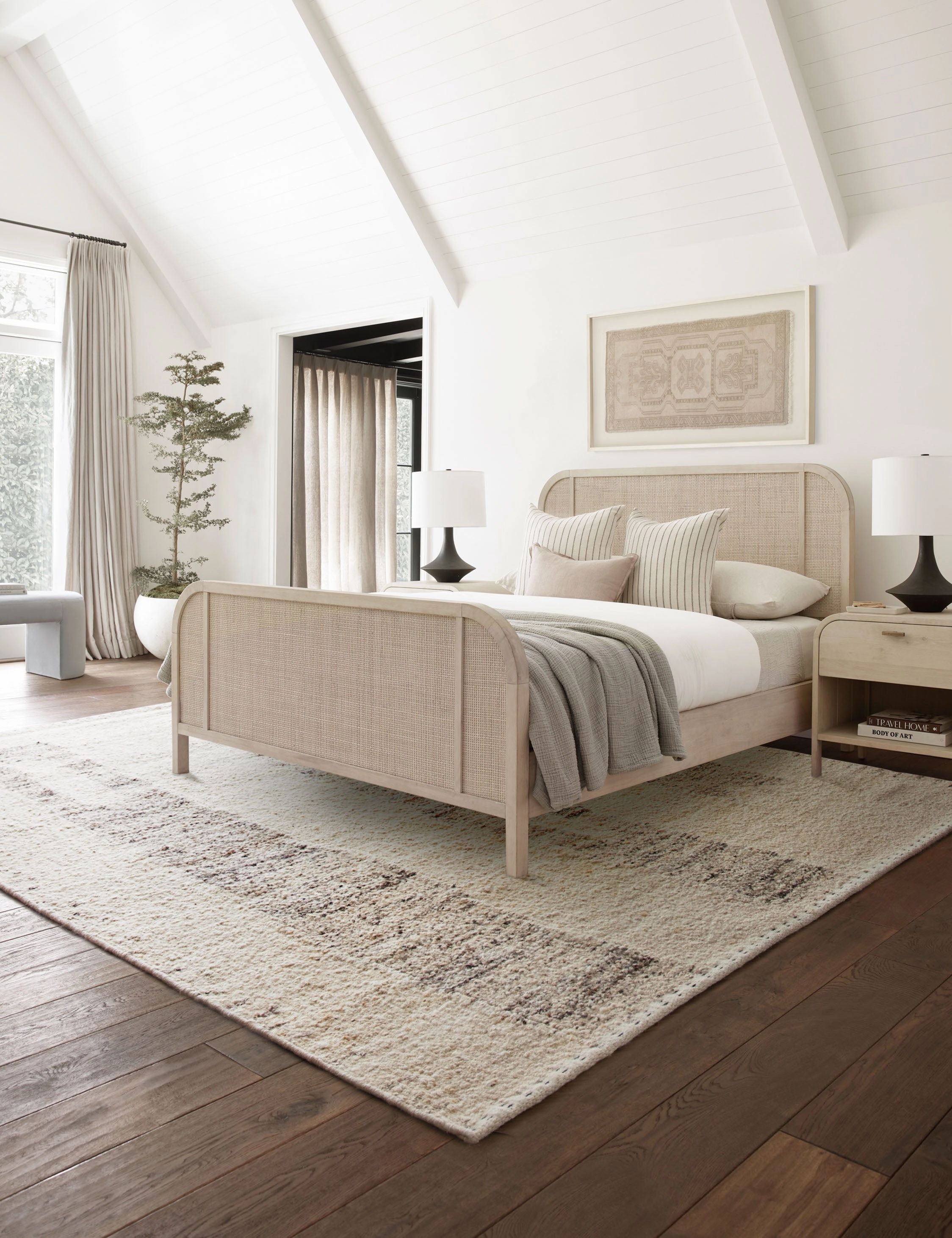 Esha Hand-Knotted Wool Rug