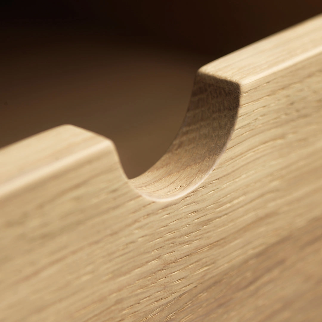 F24 Radius Bench