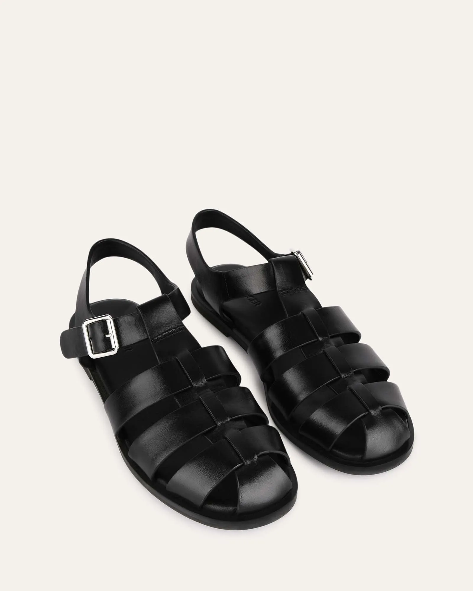 FINN FLACHE SANDALEN AUS SCHWARZEM LEDER