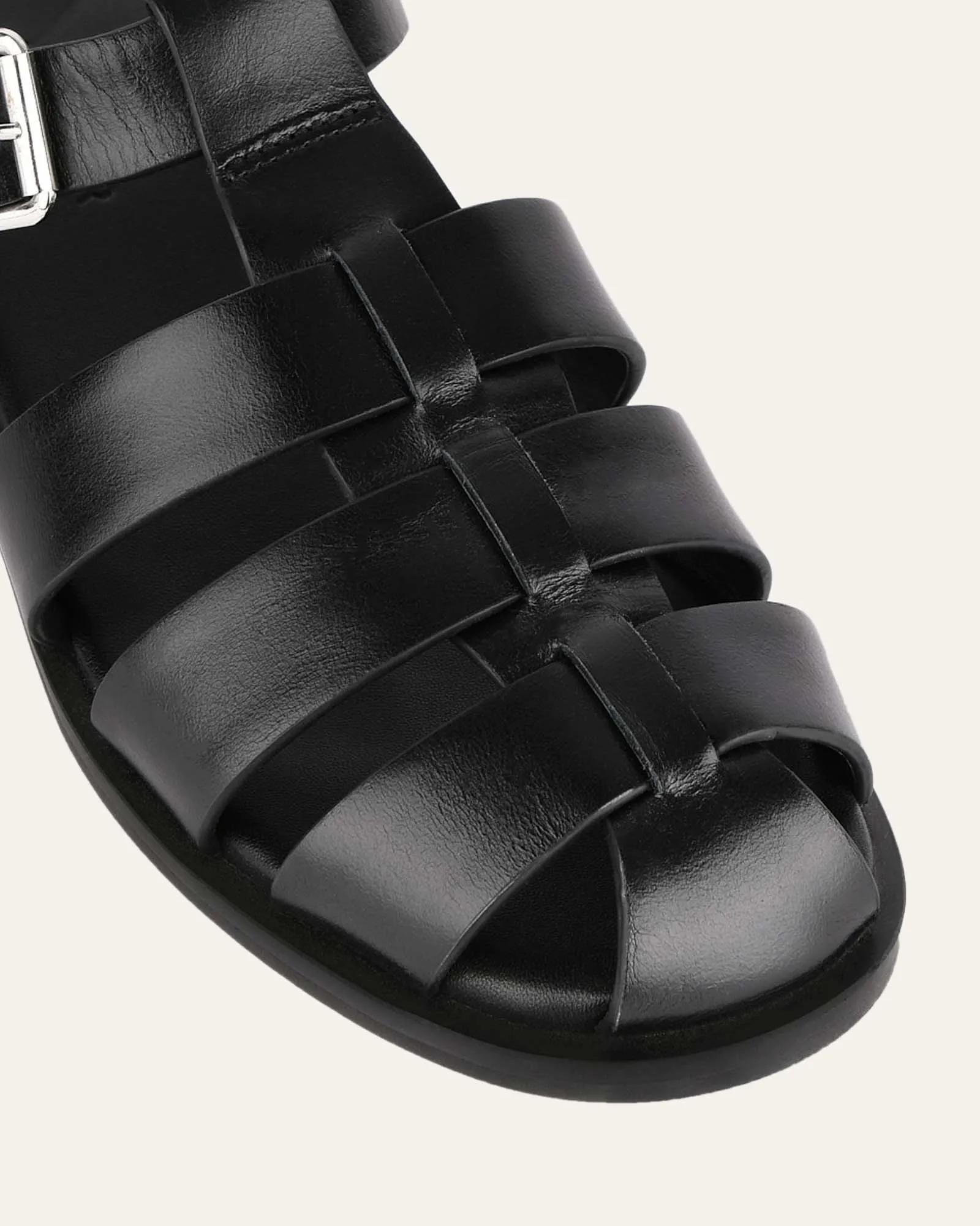 FINN FLACHE SANDALEN AUS SCHWARZEM LEDER
