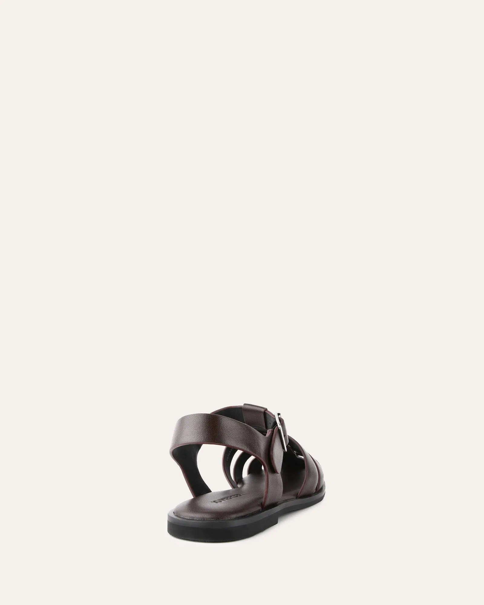 FINN FLACHE SANDALEN AUS SCHOKOBRAUNEM LEDER