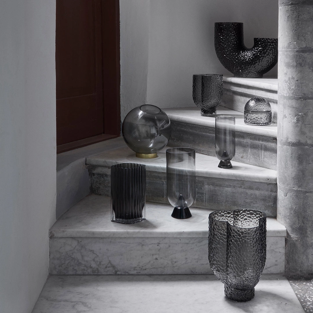 Folium Vase - Small (Order Quantity: 4)
