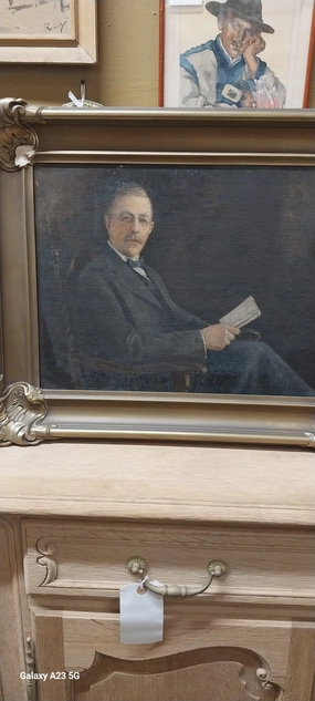 FRAMED OIL PAINTING OF GENTLEMAN DOCTOR classic mural painting
