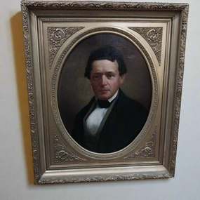 GILT FRAMED OVAL PAINTING OF A GENTLEMAN classic mural painting
