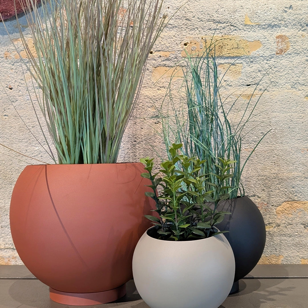 Globe Flowerpot (Order Quantity: 2)