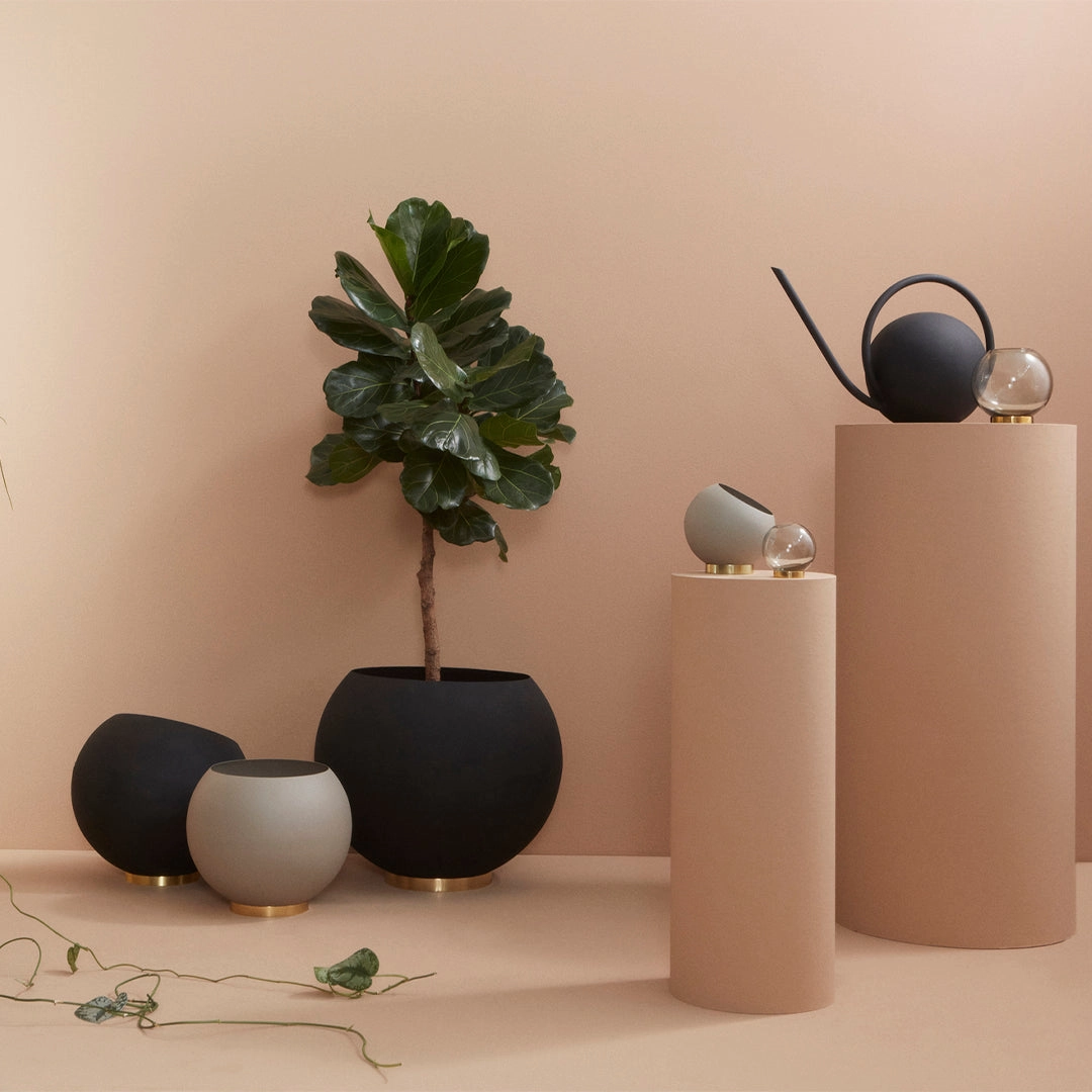 Globe Flowerpot (Order Quantity: 4)