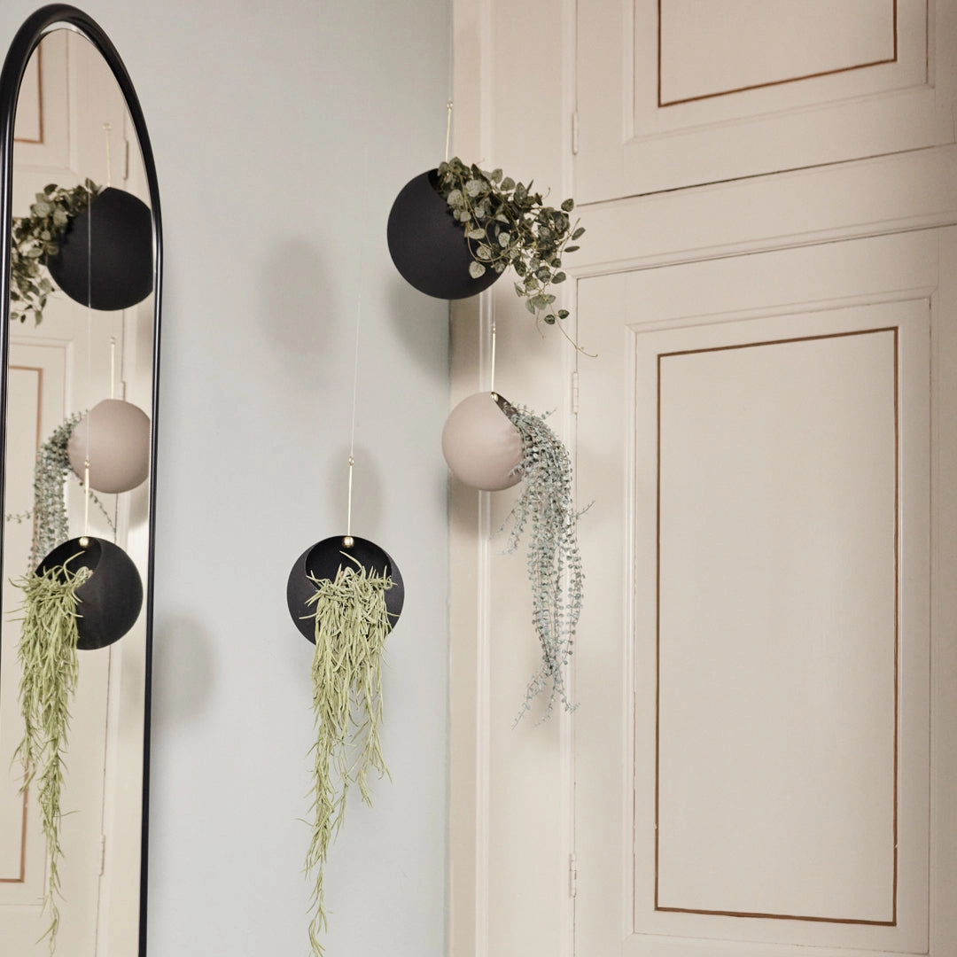 Globe Hanging Flowerpot - Large (Order Quantity: 2)