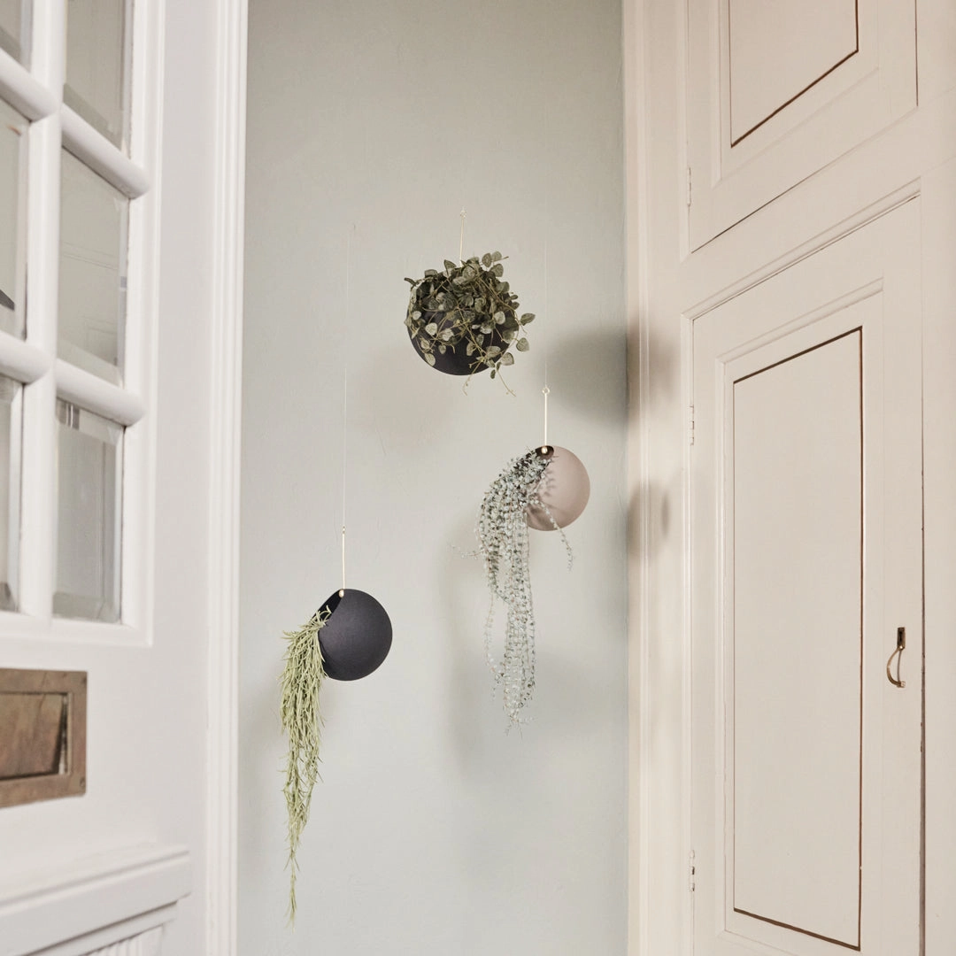 Globe Hanging Flowerpot - Small (Order Quantity: 4)