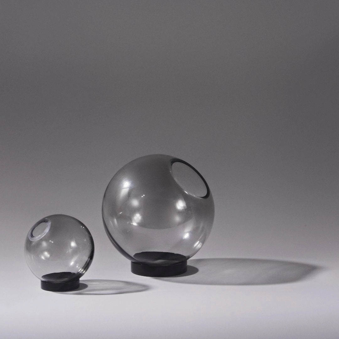 Globe Vase w/ Stand - Small (Order Quantity: 6)