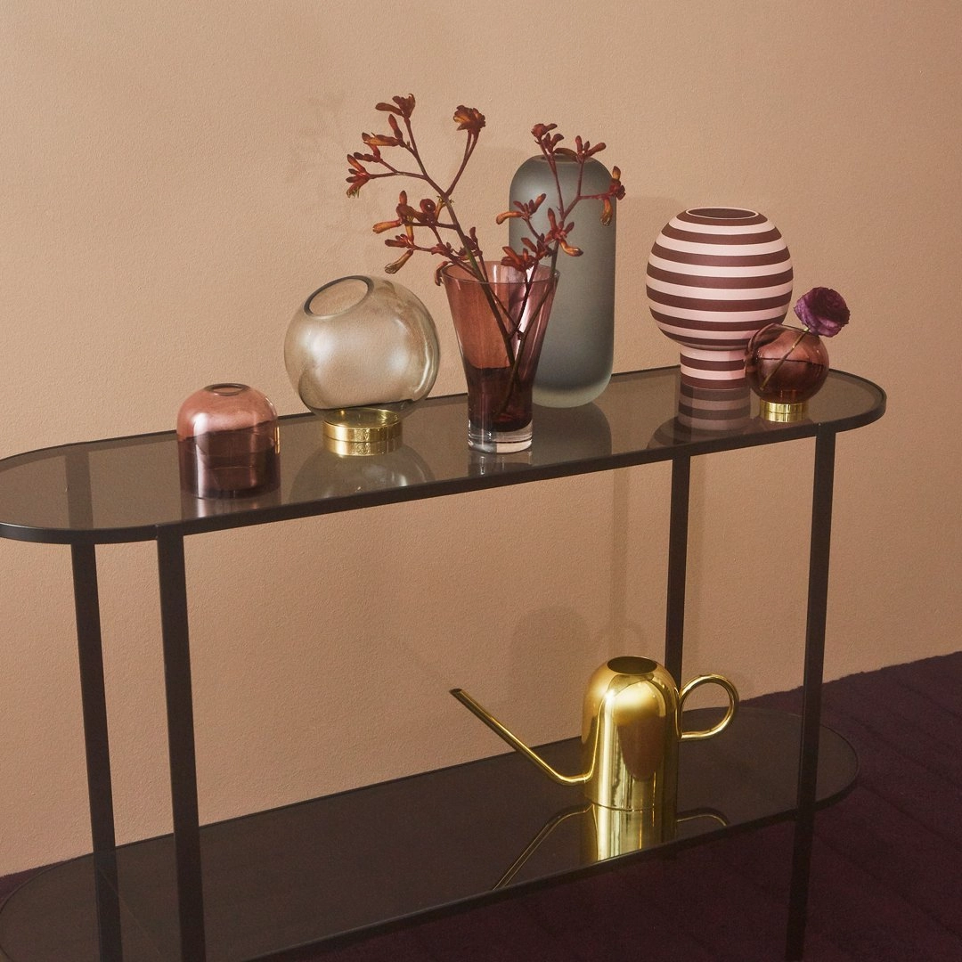 Globe Vase w/ Stand (Order Quantity: 4)