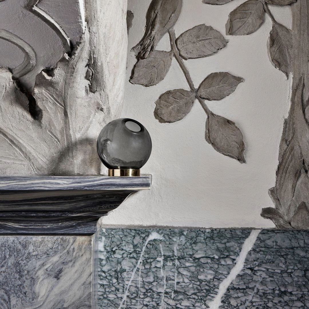 Globe Vase w/ Stand (Order Quantity: 4)