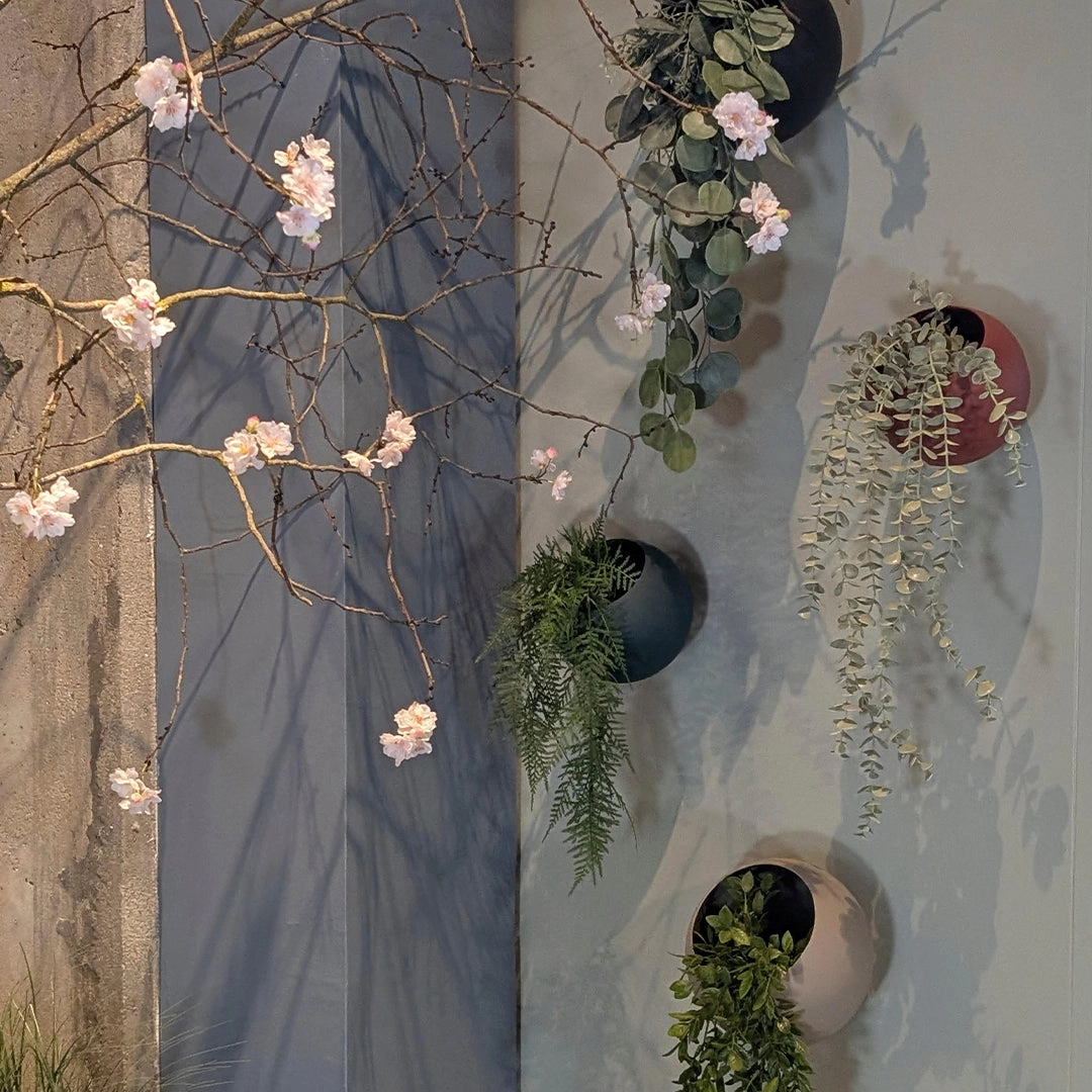 Globe Wall Flowerpot - Large (Order Quantity: 2)