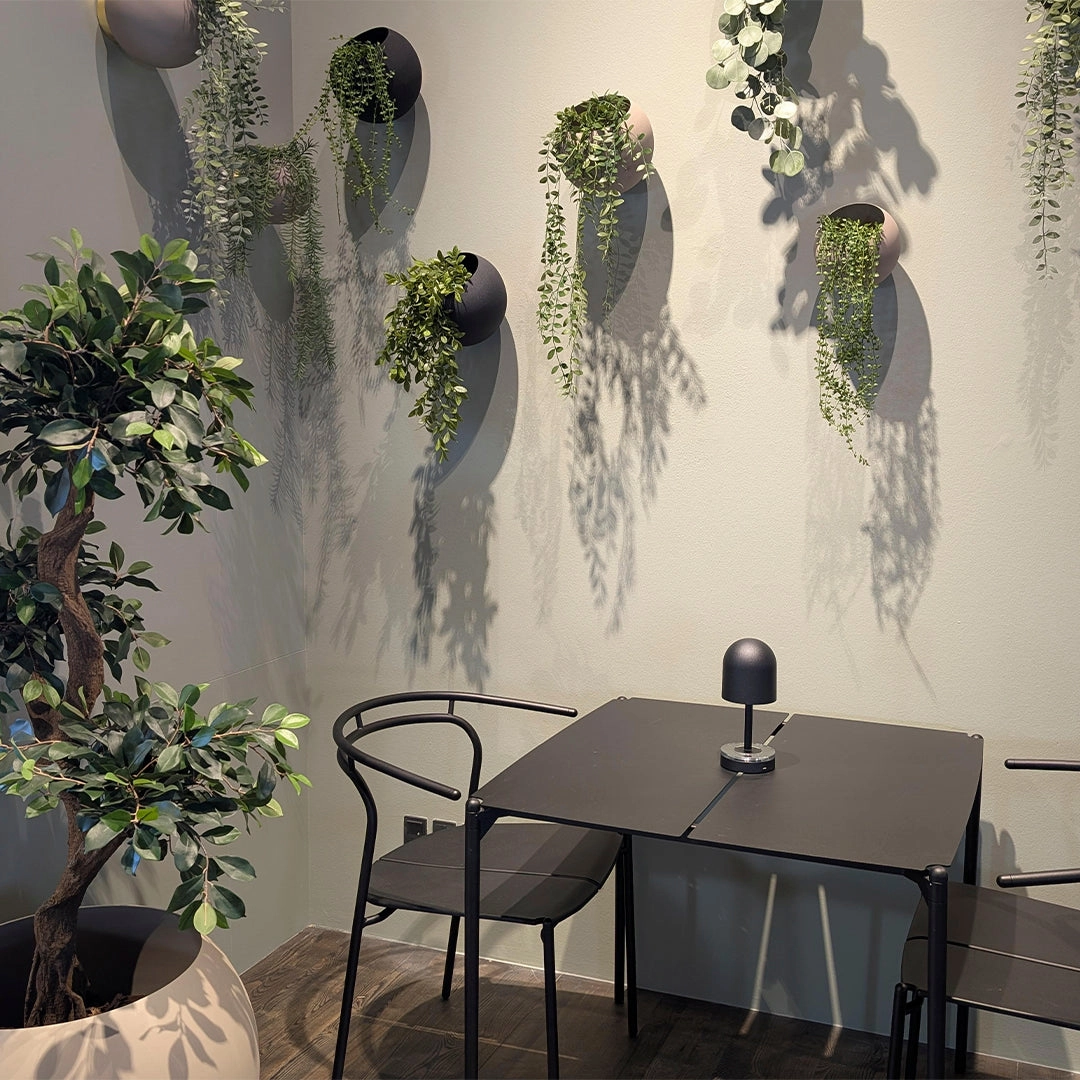 Globe Wall Flowerpot - Small (Order Quantity: 4)