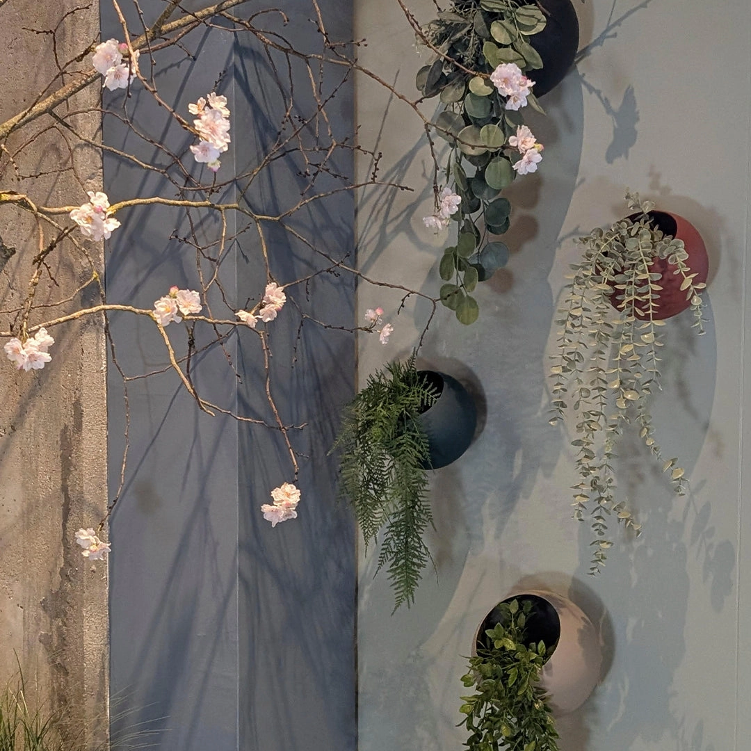 Globe Wall Flowerpot - Small (Order Quantity: 4)