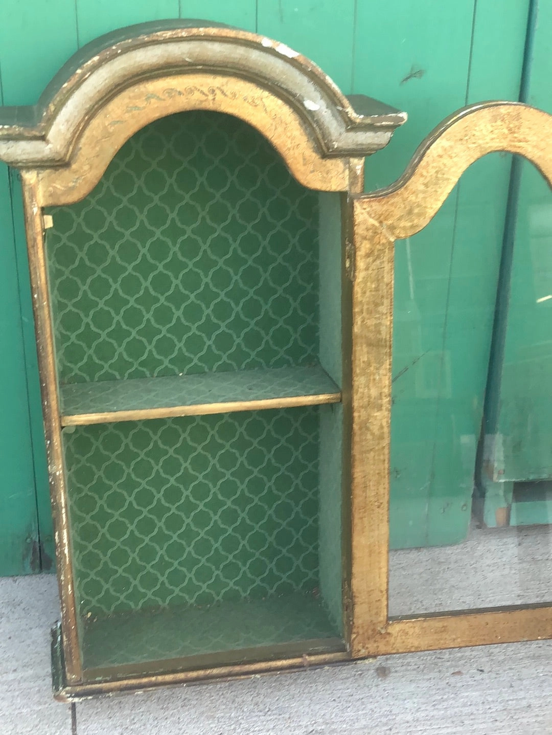 GOLD FLORENTINE WALL CABINET
