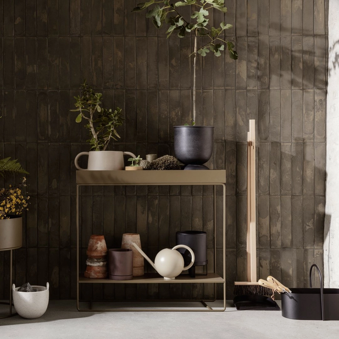 Hourglass Pot