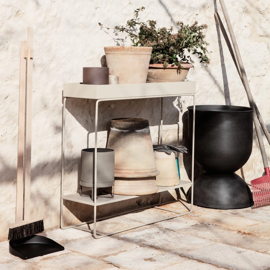 Hourglass Pot
