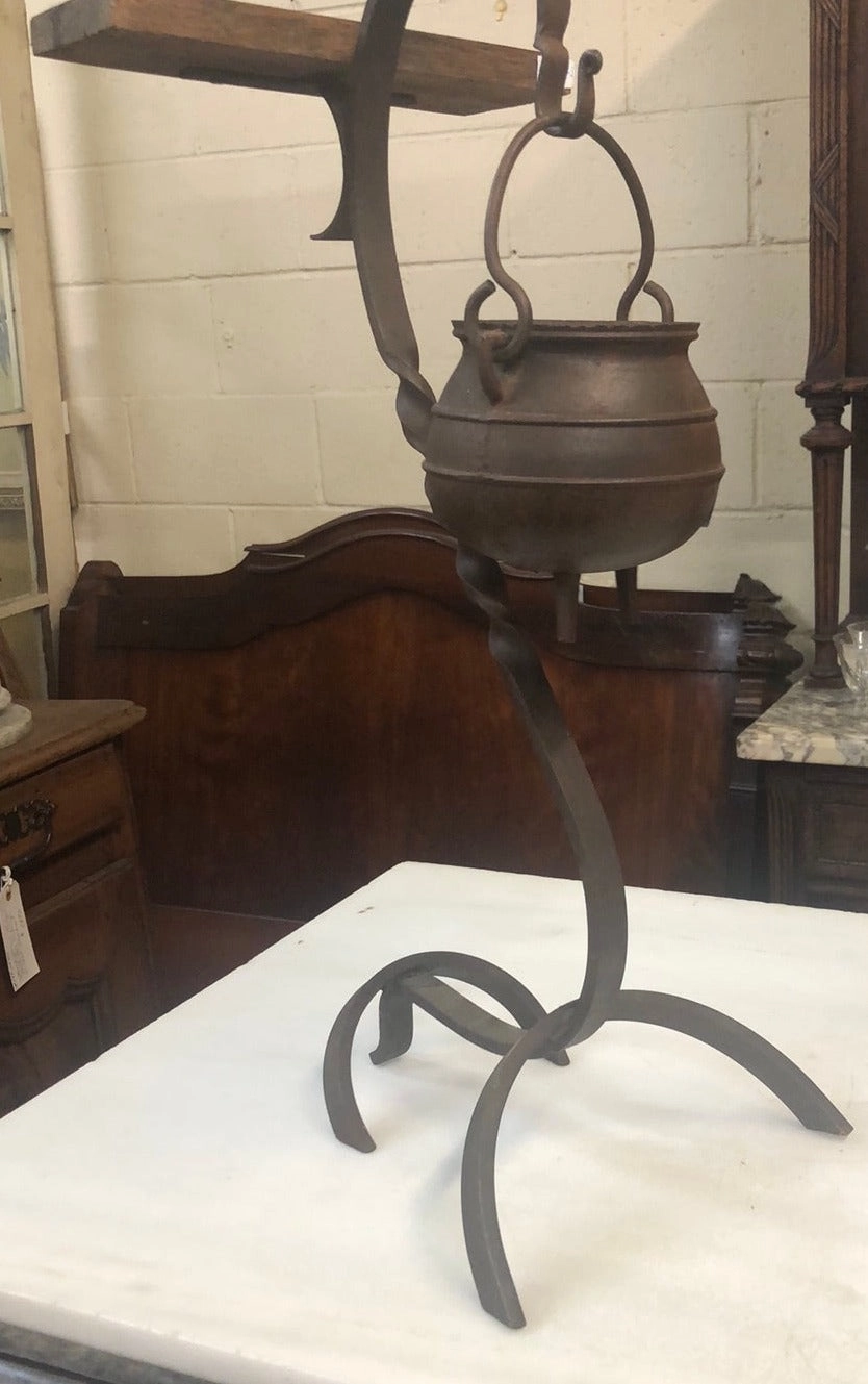 IRON WITCH'S BREW POT ON STAND interior room decor