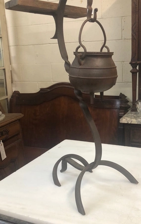IRON WITCH'S BREW POT ON STAND interior room decor