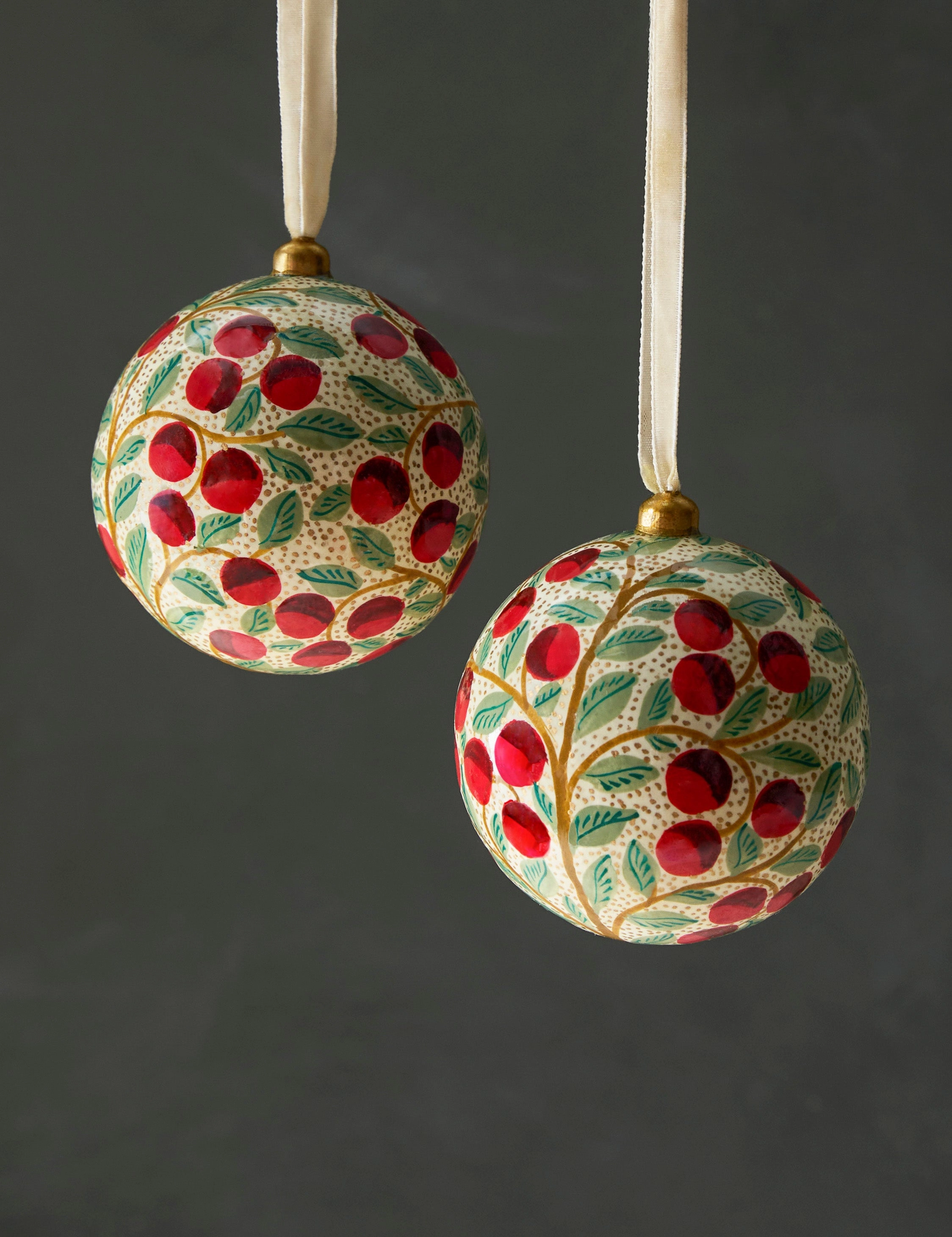 Joelle Ornaments (Set of 2) decorative tabletop item