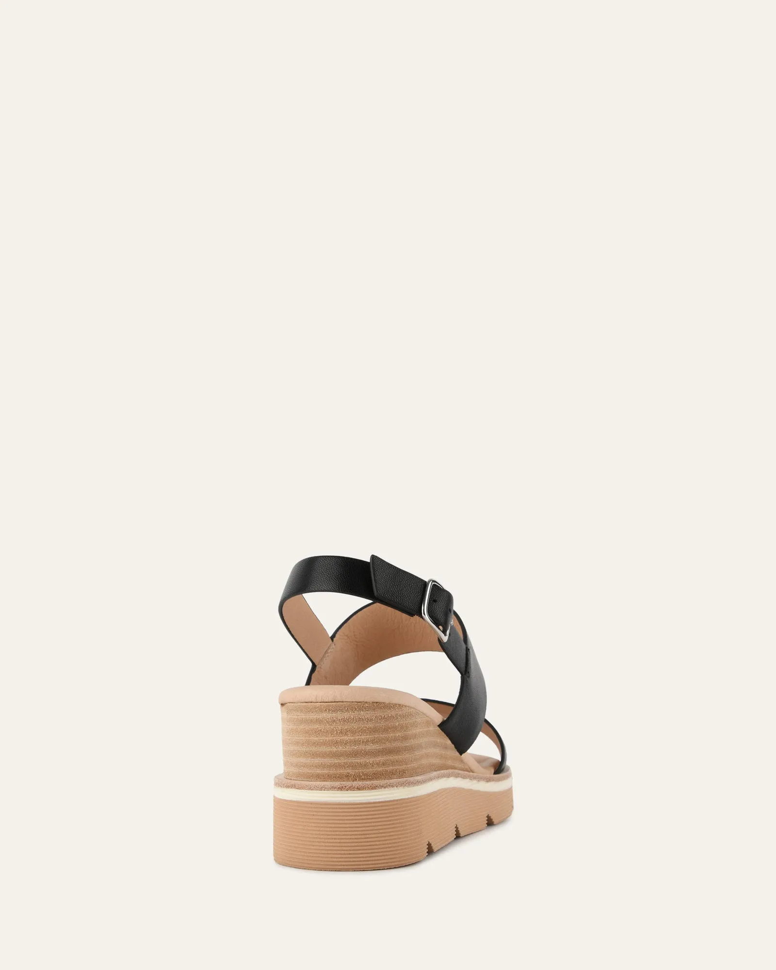 KINNEY KEILABSATZ SANDALETTE AUS SCHWARZEM LEDER