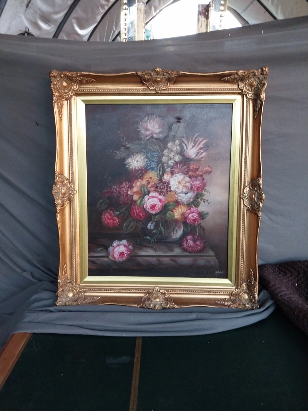 LARGE GILT FRAMED FLORAL OIL PAINTING