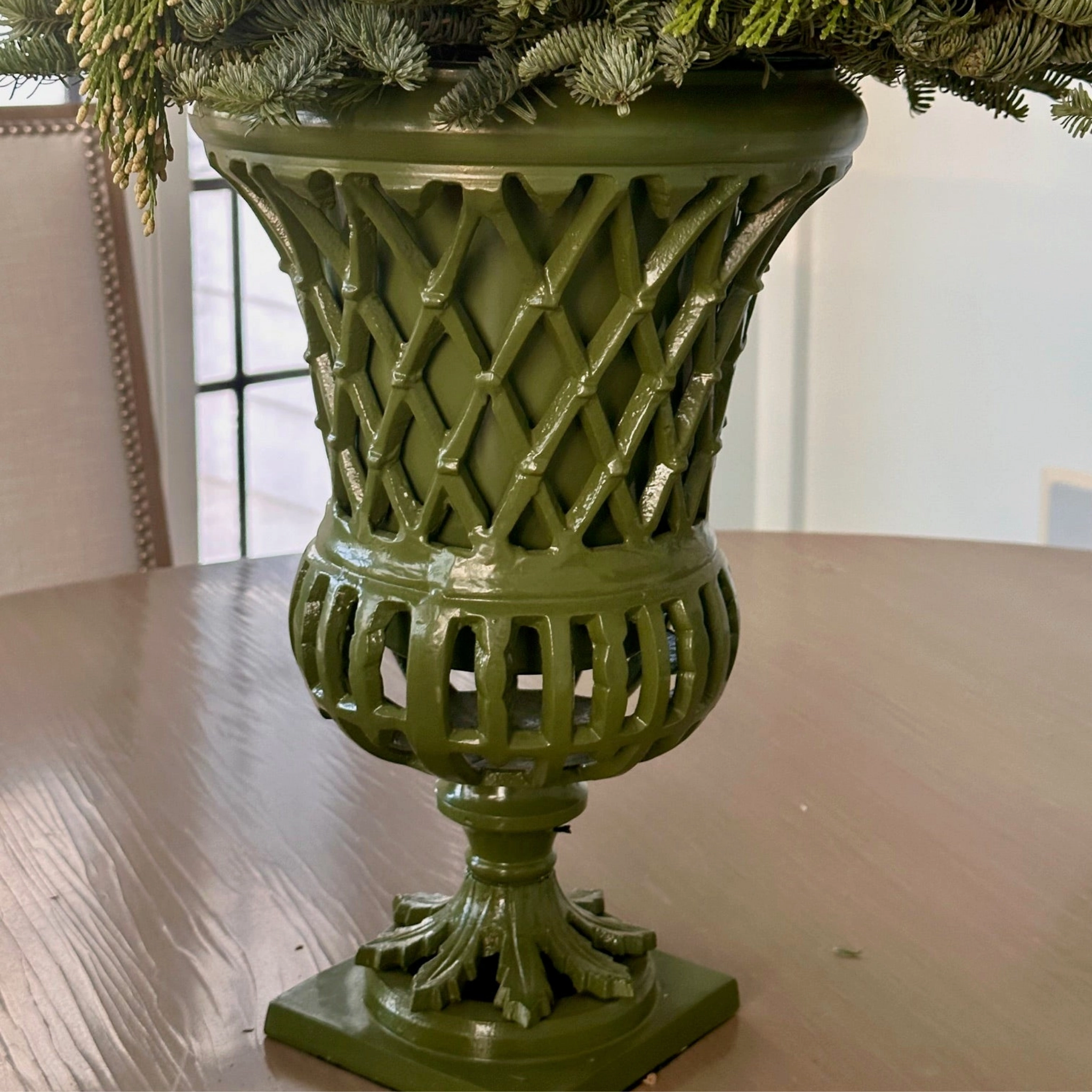 Lawn Green Lattice 16" Urn