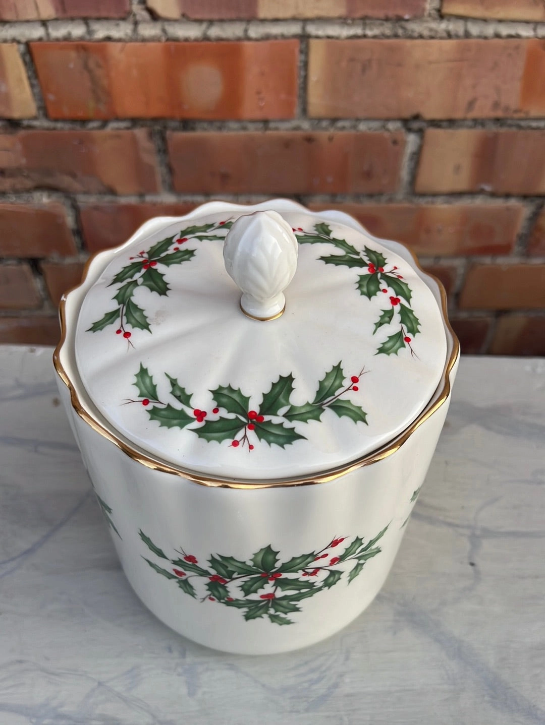 LENOX CHRISTMAS CANNISTER