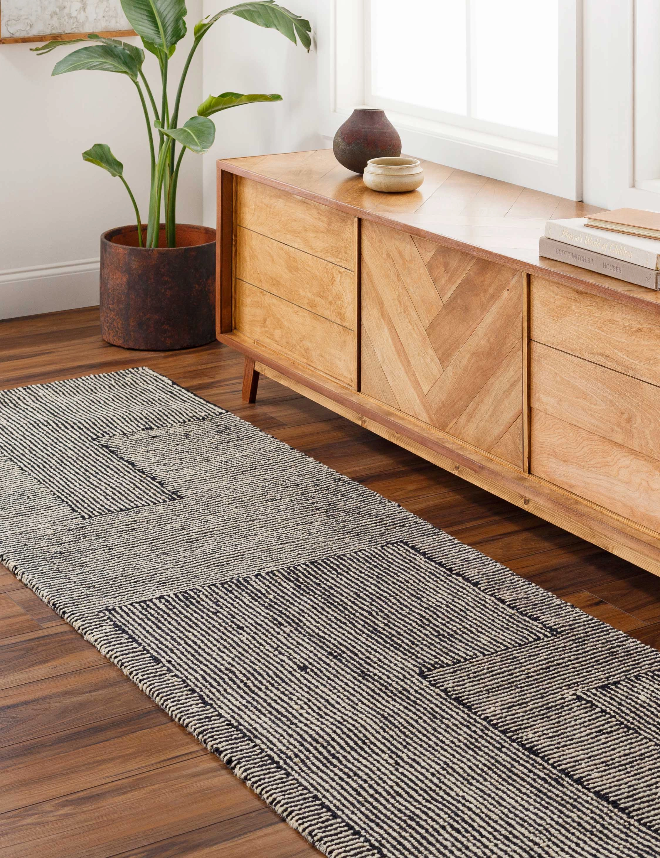 Leota Hand-Tufted Wool Rug
