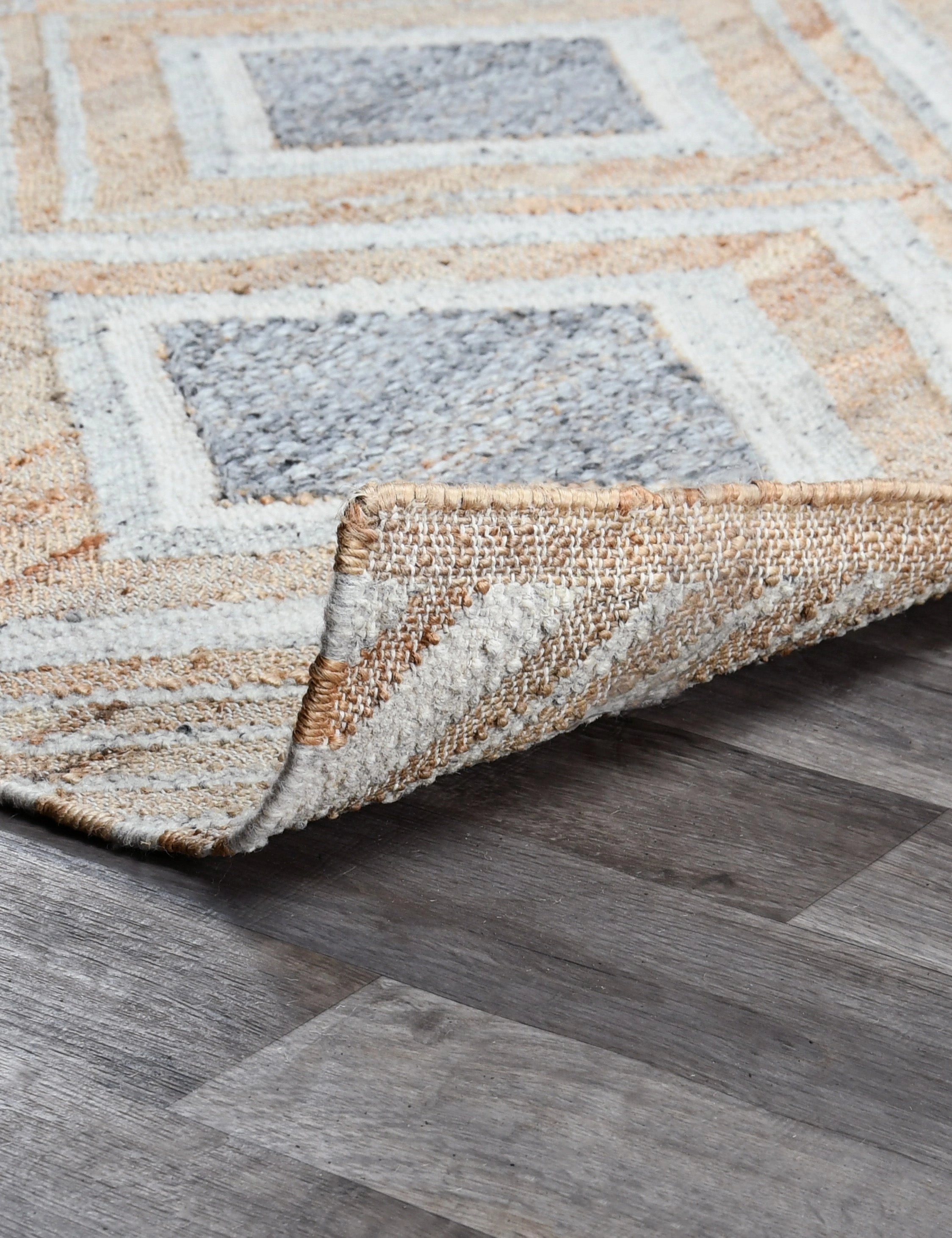 Lonan Rug