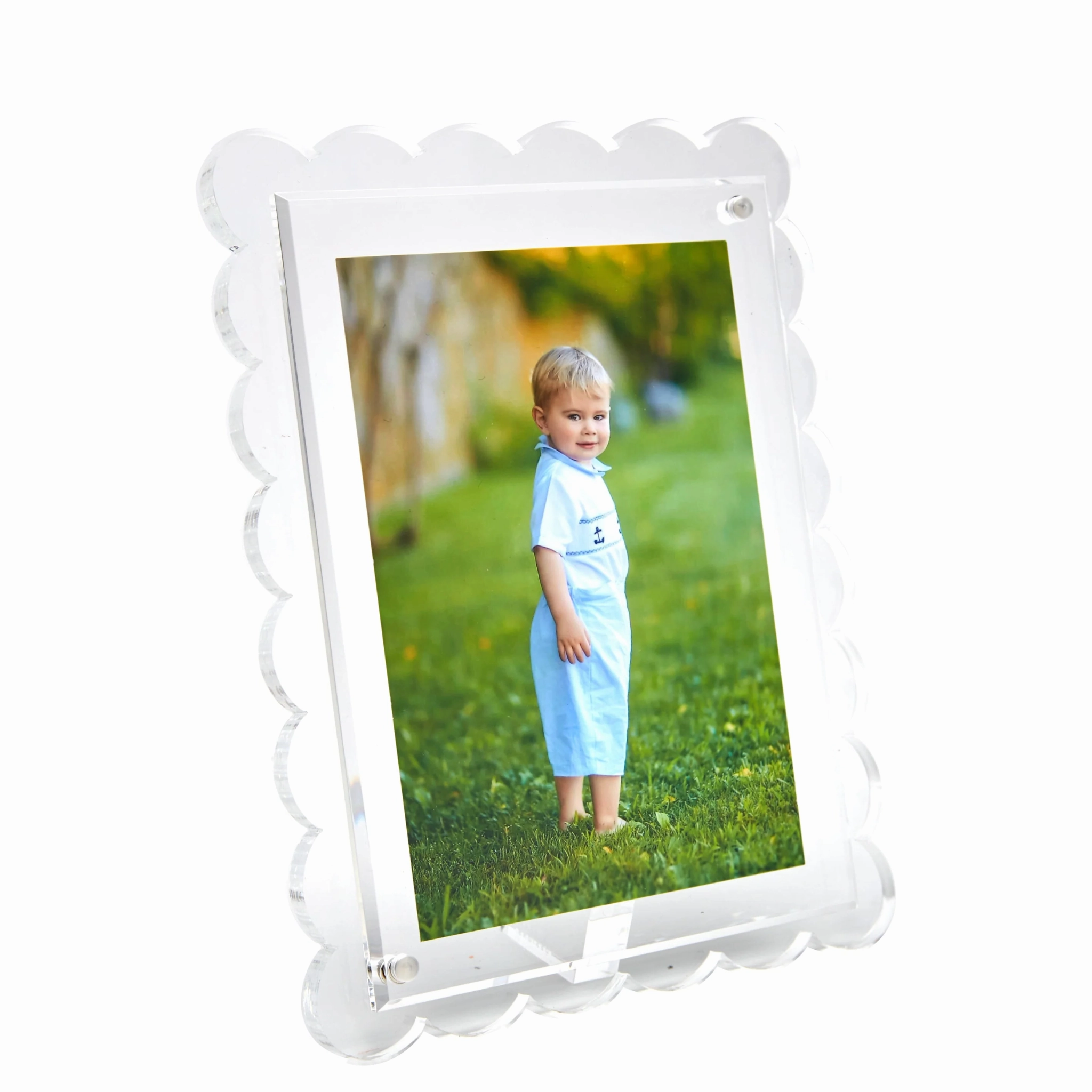 Medium Scalloped Photo Frame