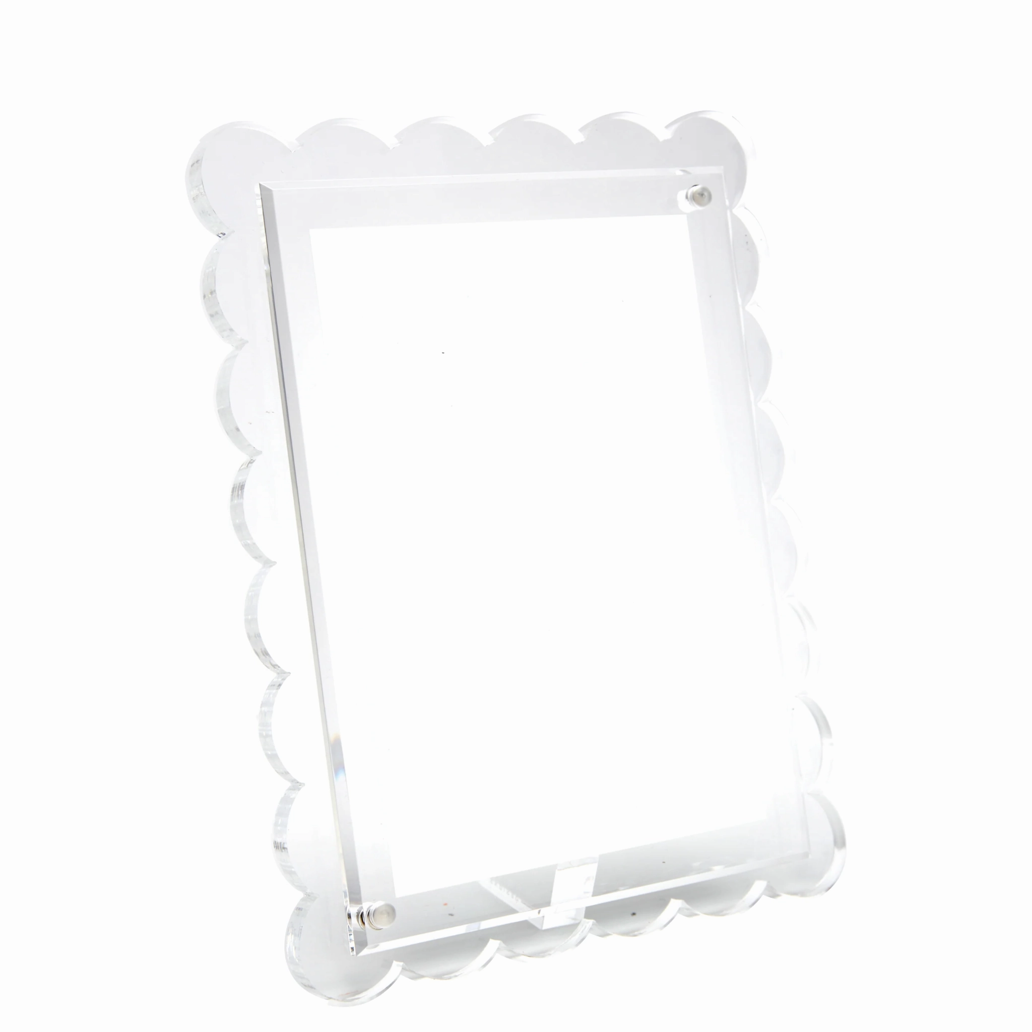 Medium Scalloped Photo Frame home display ornament