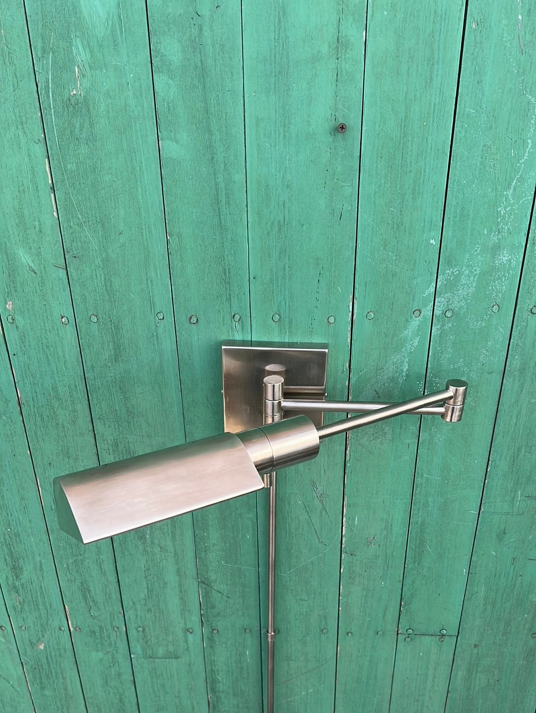 MODERN STAINLESS STEEL ADJUSTABLE WALL LAMP