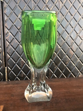 MURANO GREEN AND CLEAR ART GLASS VASE interior room decor