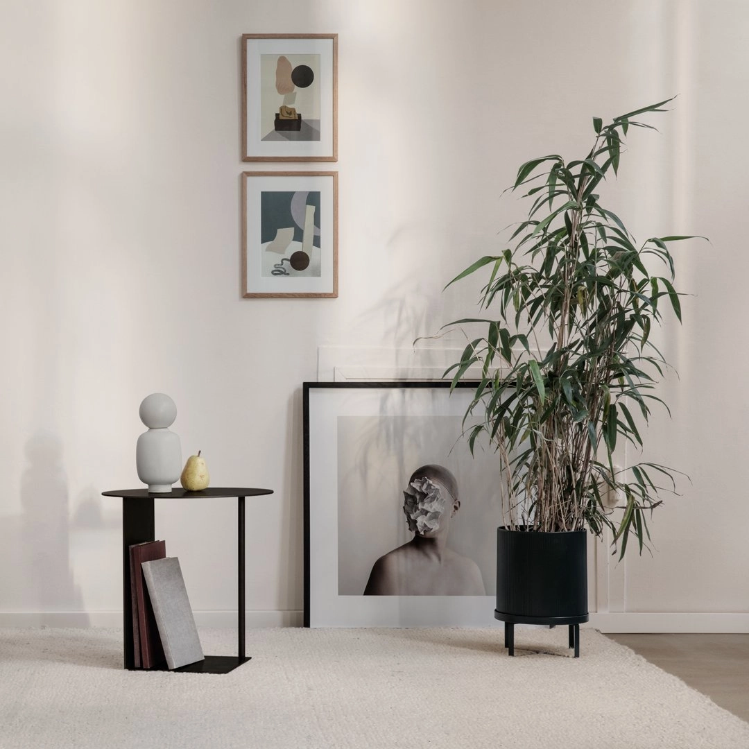 Muses Vase - Talia