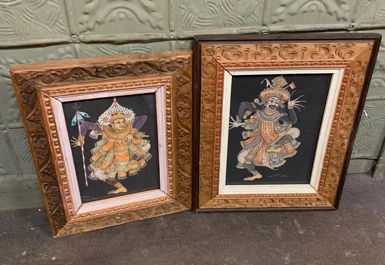 PAIR OF ASIAN CARVED FRAME DIETY PAINTINGS classic mural painting