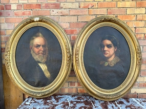 PAIR OF OVAL FRAMED OIL PAINTING OF MAN AND WOMAN classic mural painting