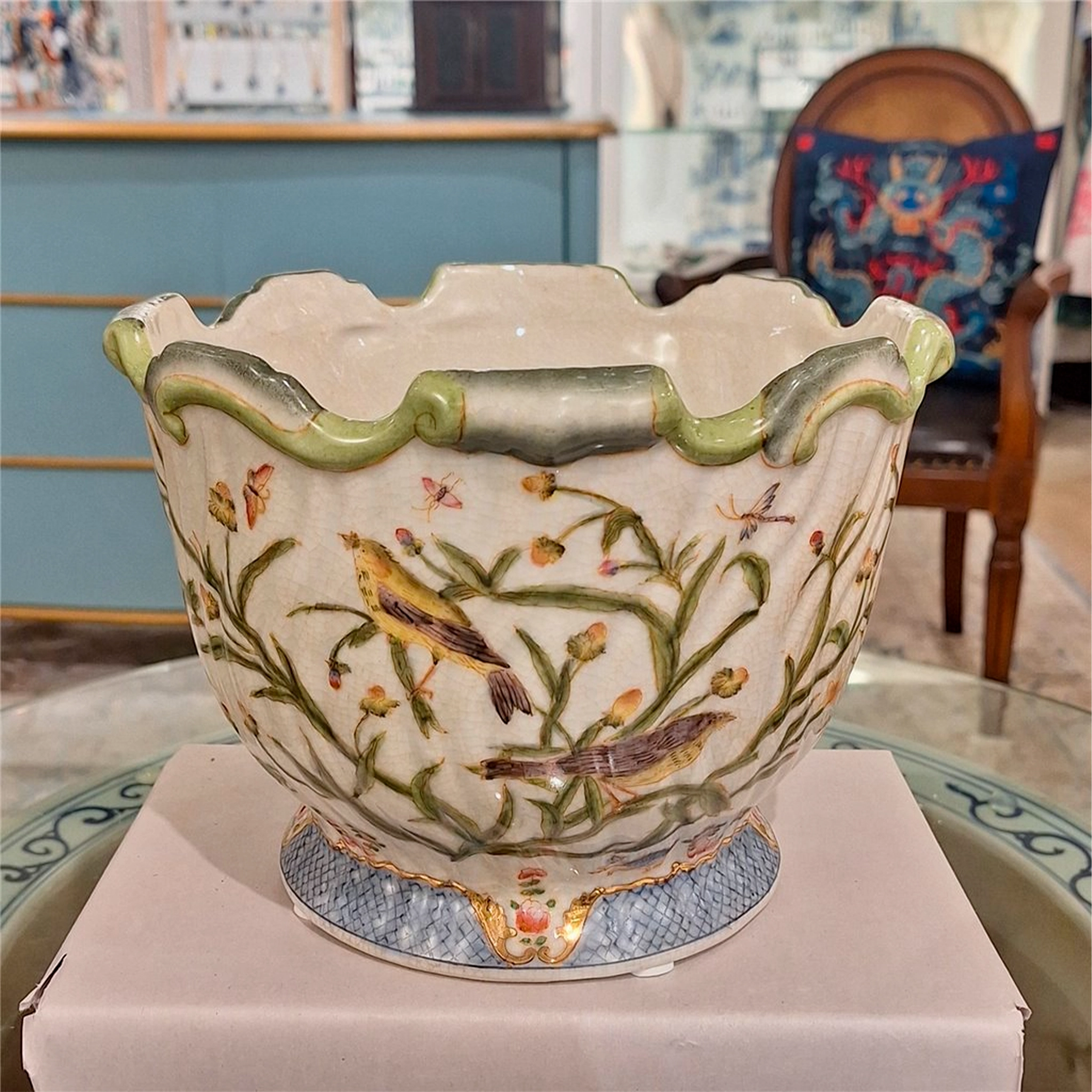 Porcelain Scallop Planter Satin Grass