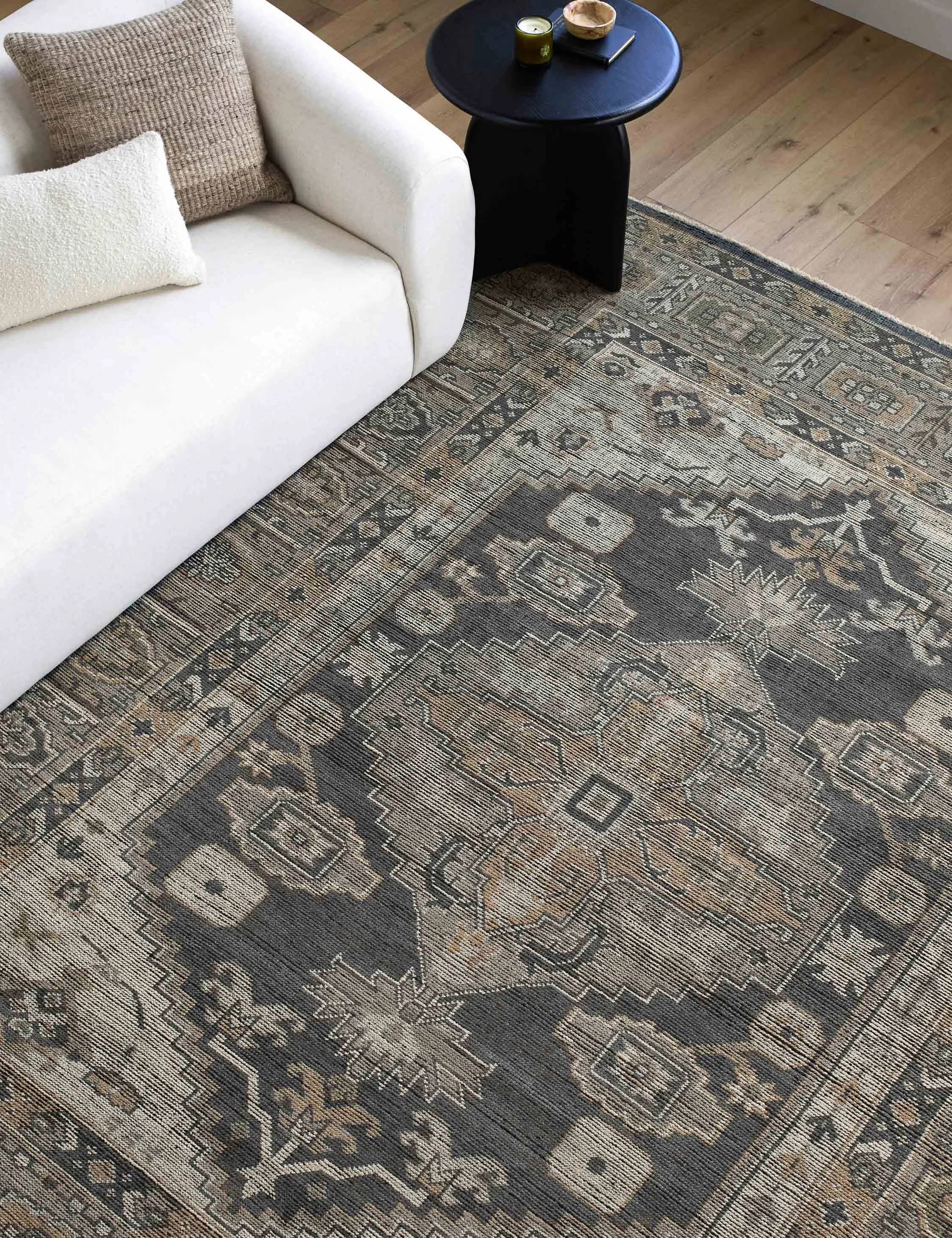Rasalas Hand-Knotted Wool Rug