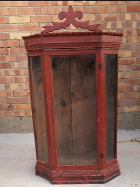 RED SOUTH AMERICAN RELIQUARY interior room decor