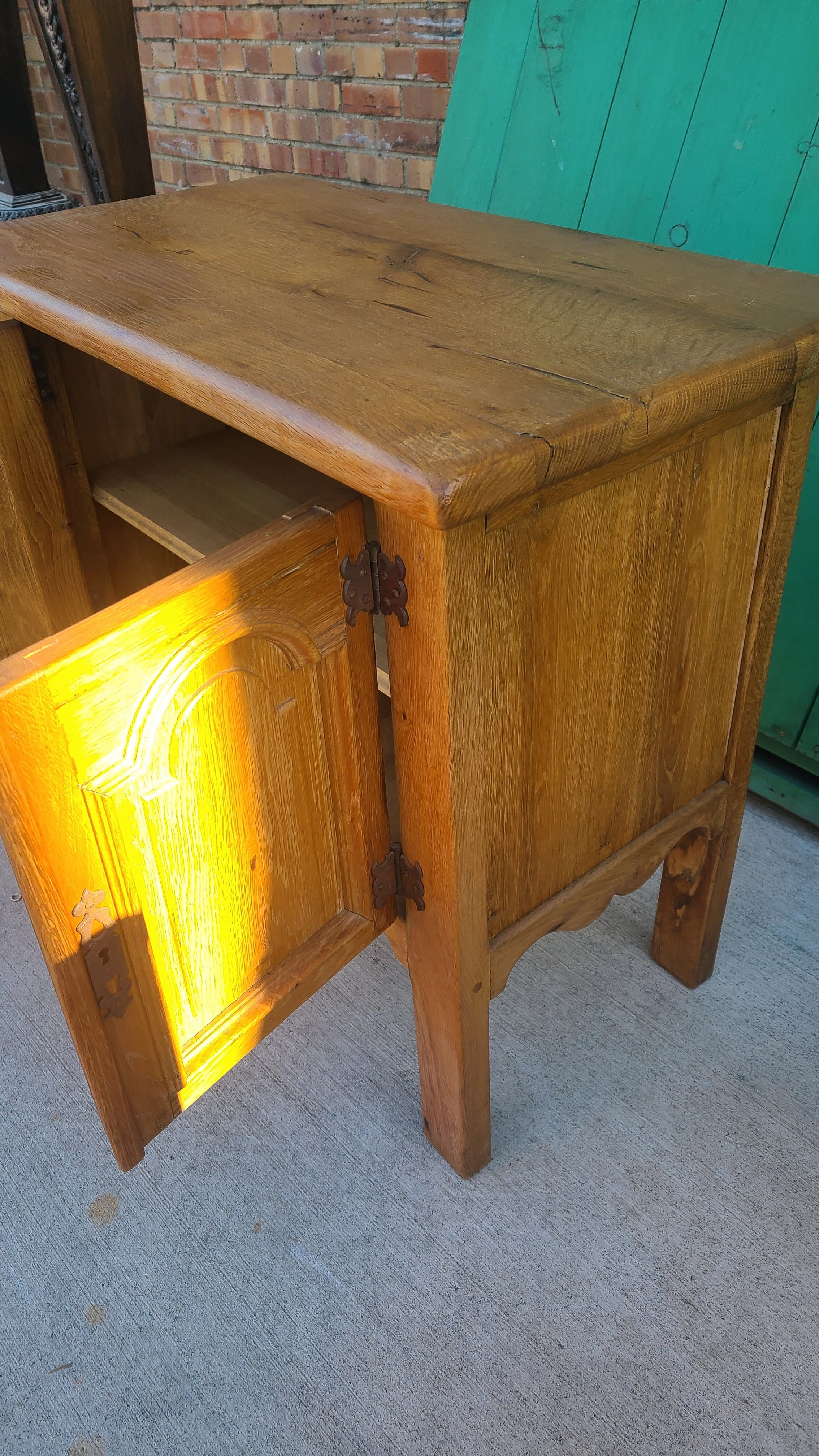 RUSTIC OAK 2 DOOR CABINET