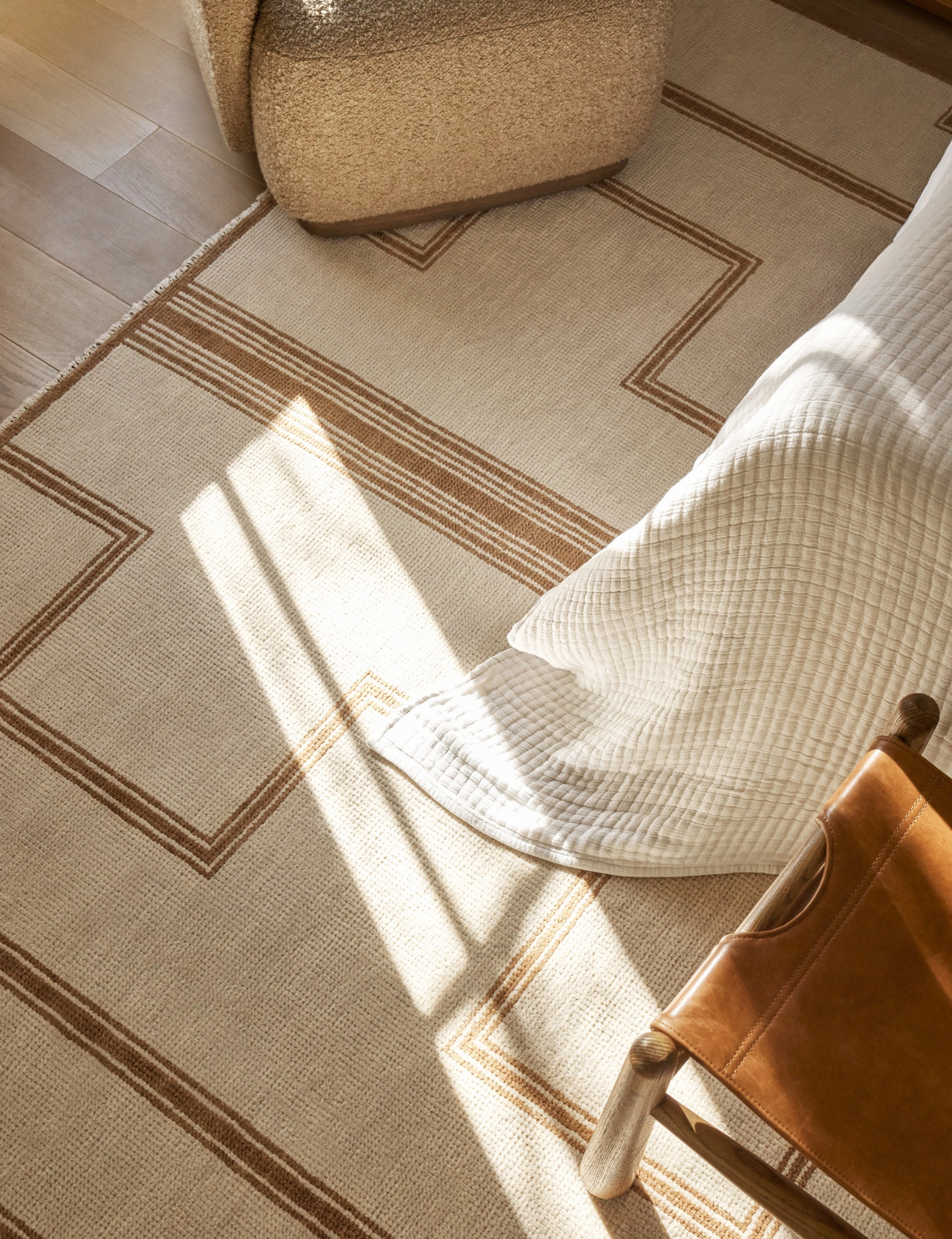 Safir Hand-Knotted Wool Rug